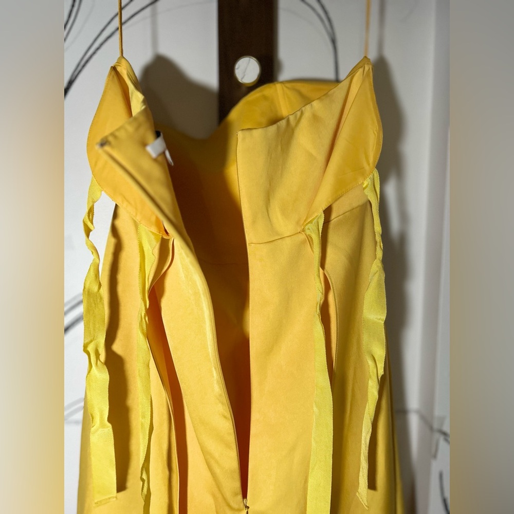 Zac Posen Strapless Yellow Satin Gown, Tulip Like Skirt, Flawed, Size 12 - Picture 5 of 17